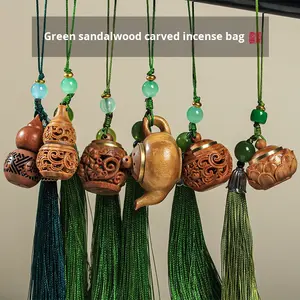 Liontin Gantungan Kunci Ponsel Ukiran Kayu Cendana Hijau Berbentuk Pixiu Terong Berongga dengan Kantong Dupa Cendana - Product Image 2