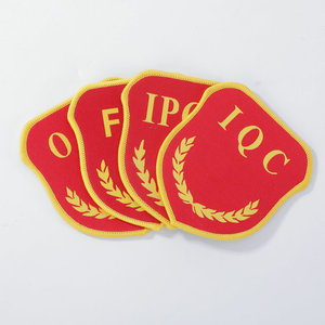 Écussons tissés brodés rouge et or IQC IPQC FQC pour vêtements, à thermocoller sur polyester, forme irrégulière - Product Image 4
