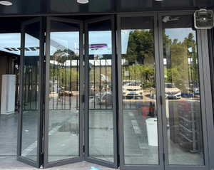 <span class=keywords><strong>Porte</strong></span> <span class=keywords><strong>pliante</strong></span> Broken Bridge en alliage d'aluminium avec verre, pour salle de lavage de voitures, s'ouvre en douceur <span class=keywords><strong>sans</strong></span> rails inférieurs - Product Image 2