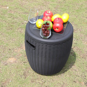 كرسي حديقة من الروطان مع طاولة على شكل برميل نبيذ ومبرد للمشروبات - Product Image 6