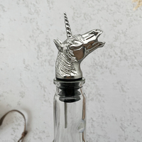 Accessoires de bar Outil de versement Distributeur de boissons alcoolisées Aérateurs de vin en alliage de zinc Tête de licorne Bouche de vin Verseur de vin personnalisé