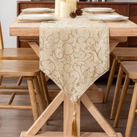 Chemin de table en jacquard doré décoré de pompons, nappe rectangulaire pour les réunions de famille, les fêtes et la décoration de la cuisine