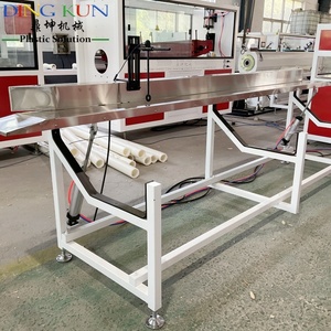 Ligne de machines <span class=keywords><strong>d</strong></span>'extrusion pour la fabrication de clôtures en bois-plastique (PE WPC) : cubes, colonnes, poteaux, clôtures, garde-corps, enceintes – <span class=keywords><strong>Prix</strong></span> usine - Product Image 4