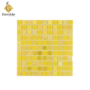 Piastrelle della piscina del mosaico dell'arcobaleno di colore giallo del mosaico di vetro 25X25 MM di prezzi economici all'ingrosso