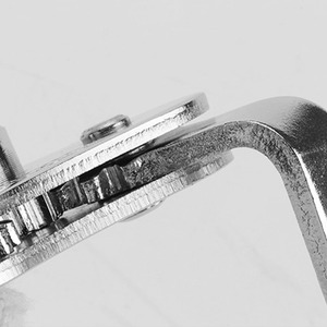 <span class=keywords><strong>Clé</strong></span> de retrait du <span class=keywords><strong>filtre</strong></span> <span class=keywords><strong>à</strong></span> <span class=keywords><strong>huile</strong></span> pour la réparation automobile, <span class=keywords><strong>clé</strong></span> de retrait du <span class=keywords><strong>filtre</strong></span> <span class=keywords><strong>à</strong></span> <span class=keywords><strong>huile</strong></span> bidirectionnel réglable 65-110MM - Product Image 4