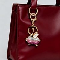 Gantungan Kunci Babi Terbang Warna Pink dengan Kristal Rhinestone untuk Kunci dan Dompet  Gantungan kunci berkilau dengan kristal rhinestone, desain lucu dan tahan lama