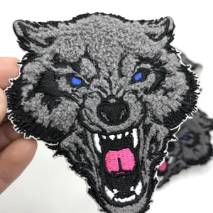 Écusson de créateur personnalisé loup Écussons brodés en chenille Écusson de broderie au fer sur logo en porcelaine pour vêtements