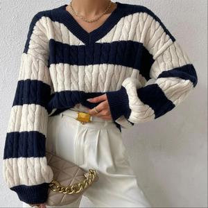 Dames casual herfstmode trui met lange mouwen, V-hals, zwart-witte strepen, kleurblok, kabelgebreide kasjmierwol - Product Image 1