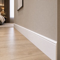 Plinthe de sol WYRAX blanche 70 mm en WPC, matériau de construction pour entrepreneurs, idéale pour hôtels et appartements