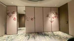 Mampara Móvil Insonorizante Personalizable - Panel de Tela Tejida/Grano de Madera Adecuado para Restaurantes, Paredes Deslizantes - Product Image 3