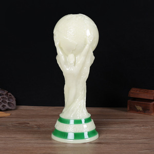 Vente en gros : Trophée de la <span class=keywords><strong>Coupe</strong></span> <span class=keywords><strong>du</strong></span> <span class=keywords><strong>Monde</strong></span> de Football 2026 Hercules, Articles commémoratifs pour supporters, Cadeaux et ornements de récompense - Product Image 5
