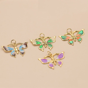 फैशन ज्वेलरी 18k सोने ने नेकलेस कंगन बनाने के लिए शानदार रंगीन खूबसूरत तितली आकर्षण - Product Image 6