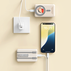 ROCK Crayon Shin-Chan P50ที่ใส่ PD20W แม่เหล็ก5-in-1ที่ชาร์จแบตเตอรี่สำรองพร้อมสายชาร์จ10000mAh สำหรับ Apple Watch - Product Image 4