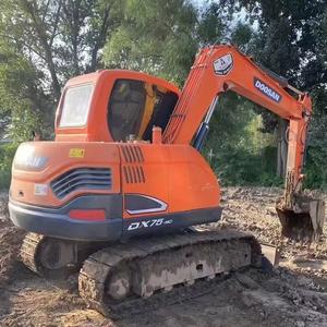 Mini-excavatrice Doosan DX 75 de haute qualité, modèle 2022, bonnes performances, unité d'occasion coréenne, moteur et transmission, vente chaude - Product Image 1
