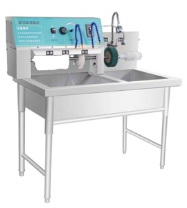 Machine commerciale de lavage, nettoyage, séchage, désinfection et stérilisation de chaussures, semi-automatique et semi-manuelle pour usage commercial - Product Image 1