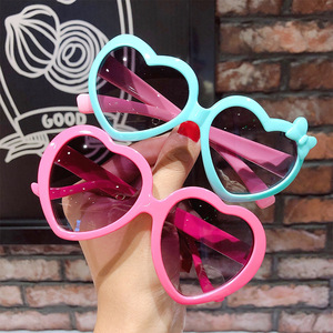 <span class=keywords><strong>Occhiali</strong></span> da <span class=keywords><strong>Sole</strong></span> per Bambini a Forma di Cuore con Fiocco, Giocattolo Carino, <span class=keywords><strong>Occhiali</strong></span> Cartoon per Bambini - Product Image 2