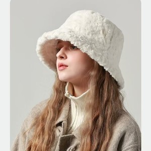 Sombrero de felpa para mujer, cálido, a prueba de viento, de lana, para otoño e invierno, color beige - Product Image 3