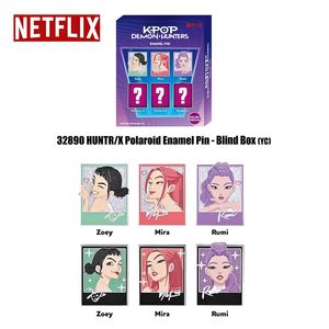     เข็มกลัดติดเสื้อโลหะผสมสังกะสีลายตัวละครจาก Netflix กล่องสุ่ม ของสะสม ตราสัญลักษณ์ลึกลับ คอลเลกชันแฟนคลับ - Product Image 3