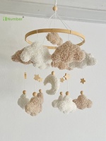 Vente en gros de jouets pour bébés mobiles en tissu teddy fait à la main pour bébés filles et garçons avec étoile suspendue pour berceau et berceau