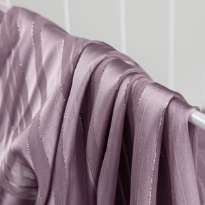 Tela de Chifón de Poliéster Transpirable con Jacquard Plateado, Elegante, Personalizada OEM, para Producción de Ropa Femenina - Product Image 4