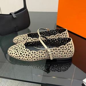 Zapatos Mary Jane de malla transpirable - Zapatos de diseñador de marca - Sandalias con punta redonda, transpirables y con correa elástica en el tobillo - Product Image 2