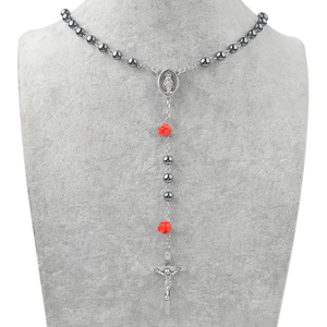 Collier de chapelet en hématite rouge rose, médaille/crucifix personnalisable, perles, bijoux religieux catholiques pour femmes et hommes - Product Image 1