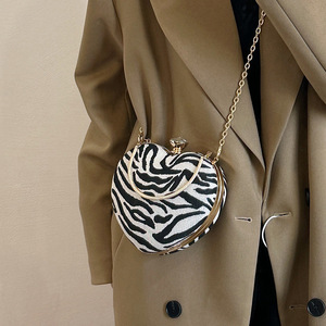 2023 Tendência Moda animal print senhoras bolsa bolsas leopardo e zebra padrão redondo coração forma embreagem mão sacos para as mulheres - Product Image 4
