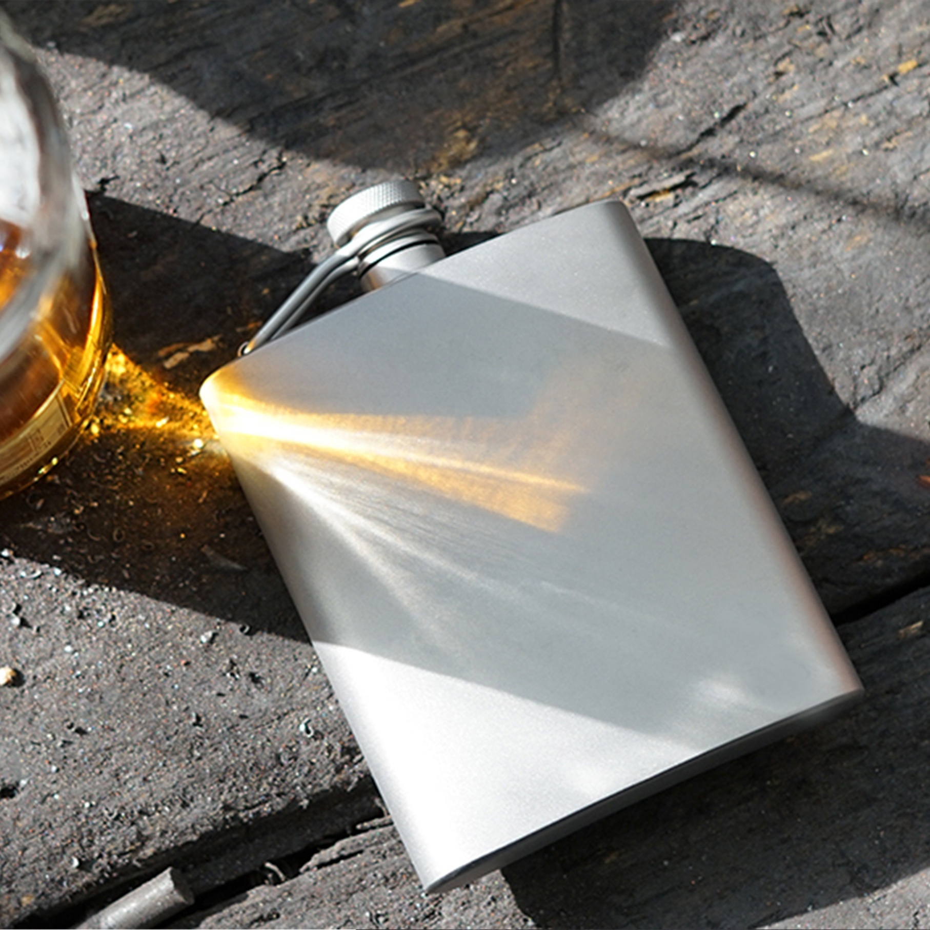 Whisky Flask 7oz Leak Proof Wine Pocket Titanium Hip Flask With Carrying Handle