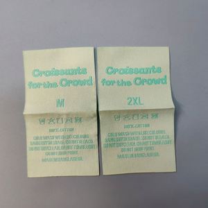 Étiquettes tissées personnalisées de luxe en polyester texturé, écologiques, à pliage central, haute densité, à coudre pour vêtements - Product Image 1