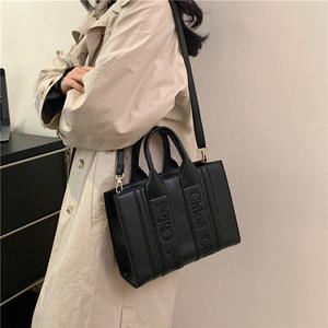 2025 2026 nouveauté broderie Alphabet motif femmes sac fourre-tout à la mode sac à bandoulière sac à main pour le travail en plein air - Product Image 4