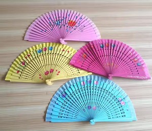 Éventail espagnol classique en bois de 23 cm, décoratif pour la danse, les fêtes, le bricolage, la publicité, les souvenirs, avec décoration peinte - Product Image 2