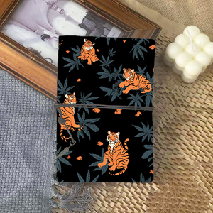 Vintage A6 taccuino fatto a mano pagine sostituibili perfetto regalo di giorno dell'insegnante per educatori con foglie di tigri e piccole forme - Product Image 1