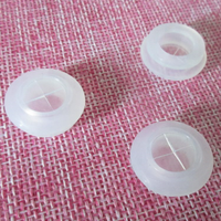 Bouchons de trou en plastique transparents durables-multifonctionnels pour l'étanchéité des interfaces d'instruments et d'appareils