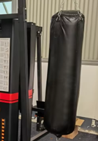 Station de musculation commerciale 3-en-1 avec sac de frappe, station de dips, barre de traction et banc réglable