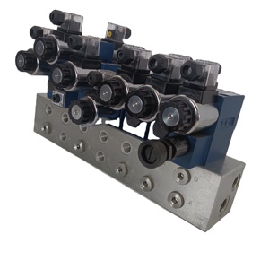 Bloc de distribution hydraulique à 6 voies, commande par solénoïde hydraulique 24V, état neuf - Product Image 1