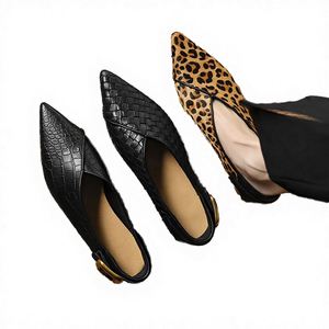 Elegant <b>Flat</b> Comfortable Versatile <b>Pointed</b>-<b>Toe</b> Women's Shallow French-Style Leather Large-Size Shoes - Product Image 2