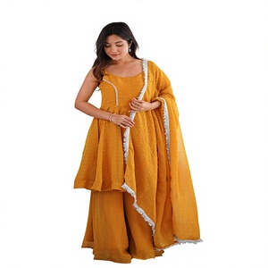 Ensemble Kurti traditionnel indien pakistanais en coton pour femmes, couleur moutarde, coupe ample, longueur au sol, tenue décontractée avec dupatta - Product Image 1