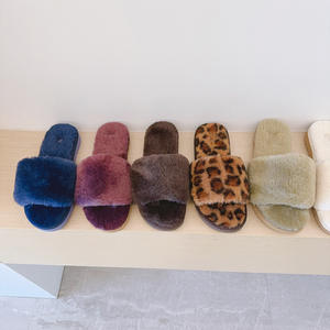 2026 nouvelle peluche de couleur unie intérieure pour pantoufles chaud anti-dérapant pour un usage domestique épaissi conception de fourrure de mode - Product Image 3