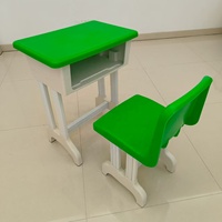 Meubles de classe en plastique colorés, bureau et chaise pour élèves de maternelle, préscolaire et primaire