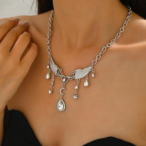 라이트 럭셔리 우아한 천사 날개 달 물방울 아연 합금 펜던트 목걸이 여성용 달콤하고 시크한 개성 있는 다용도 - Product Image 4