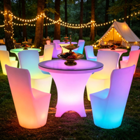 Meubles de restaurant personnalisés, chaises de restaurant d'extérieur en plastique imperméable avec éclairage RGB solaire, pour café, hôtel, bar, événements