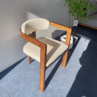 Chaise de salle à manger en bois massif de Foshan, chaise chinoise simple avec accoudoirs, tabouret individuel d'hôtel, chaise nordique