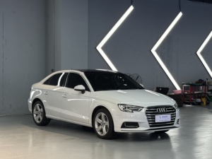 <span class=keywords><strong>Audi</strong></span> <span class=keywords><strong>A3</strong></span> Limousine 35 <span class=keywords><strong>TFSI</strong></span> 2020, 4 Porte, 5 Posti, Cambio Automatico, Guida a Sinistra, Berlina a Benzina 1.4T L4 FWD con Telecamera Posteriore - Product Image 3