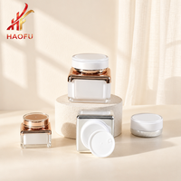 Pot carré en plastique PS personnalisé OEM/OED de 10g, 30g, 50g avec couvercle rond pour crème visage, cosmétiques, soins corporels et beurre capillaire