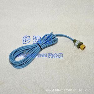 Interruptor de Presión Carrier HK01HP010 300psi 0.25% FS para Piezas de Aire Acondicionado Central - Product Image 1