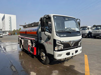 Camion-citerne léger de 5 m³ avec distributeur de carburant Euro 6 pour la livraison de diesel et d'essence