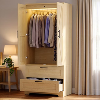 Armoire avec tiroirs, éclairage à détecteur de mouvement et crochets latéraux, armoire à vêtements en bois pour chambre à coucher