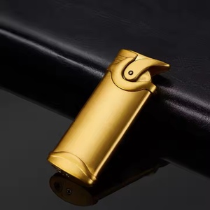 Clássico Mini portátil Windproof logotipo personalizável isqueiro vermelho chama - Product Image 4