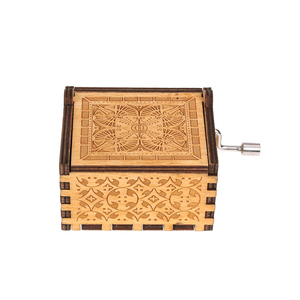 Carillon in legno a manovella classico intagliato per buon natale musica funzionale che suona per regali di festa - Product Image 1