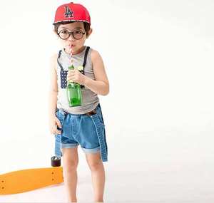 Pantalon en jean court classique à volants pour garçon, vente en gros - Product Image 2